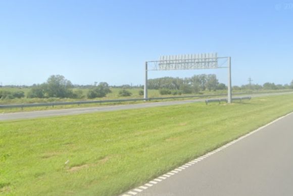 Vuelco fatal en la autopista Rosario-Santa Fe: un hombre muerto y una mujer herida