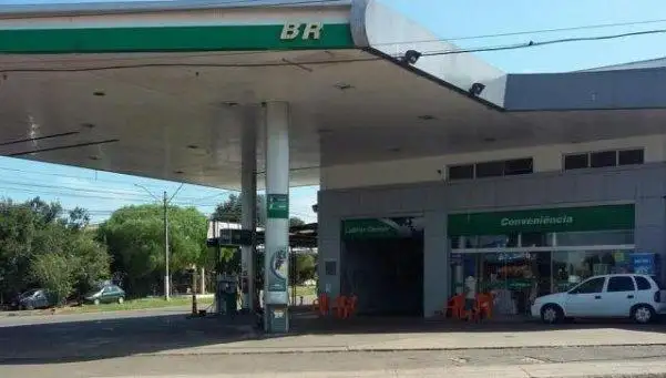 Argentino se “olvidó” a la esposa en una estación de servicio