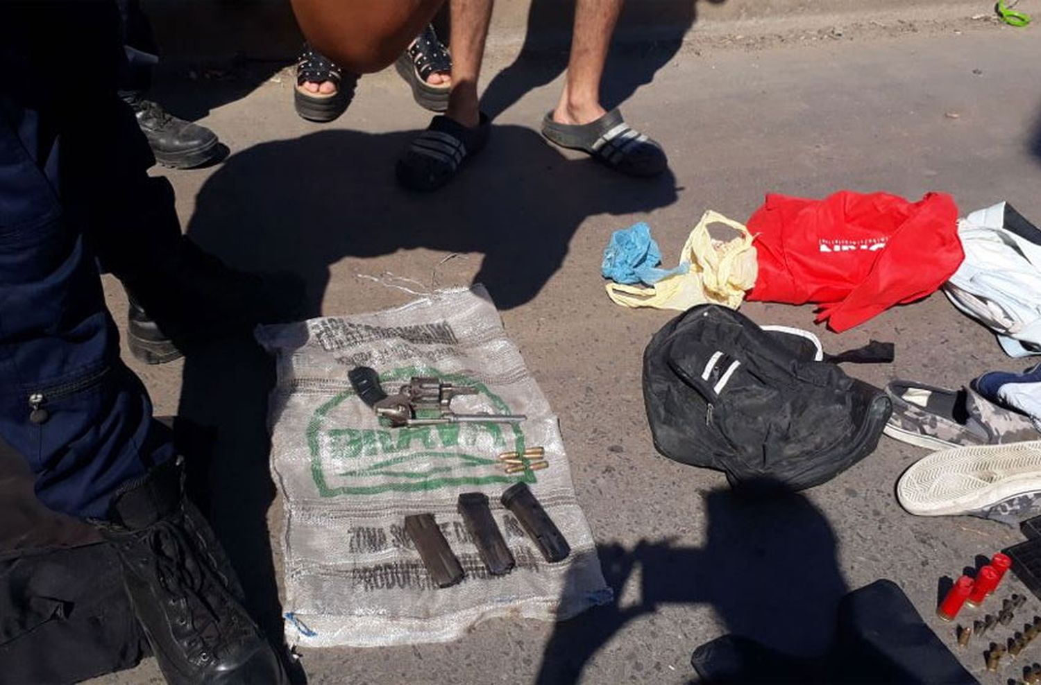 Una feróz balacera provoco pánico entre los veincos