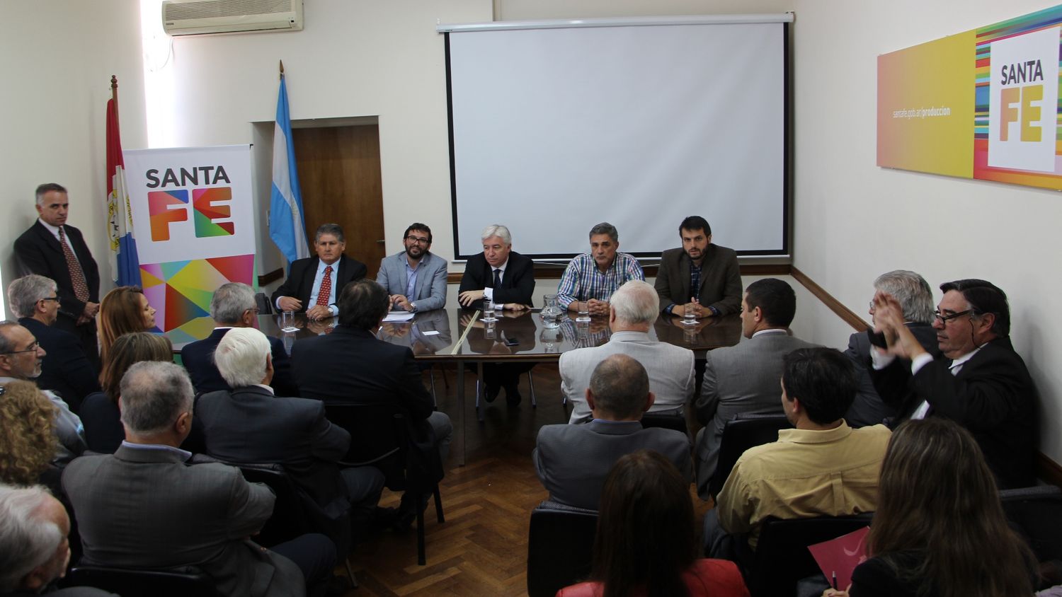 Provincia y Nación abordaron temas sobre cooperativas y mutuales