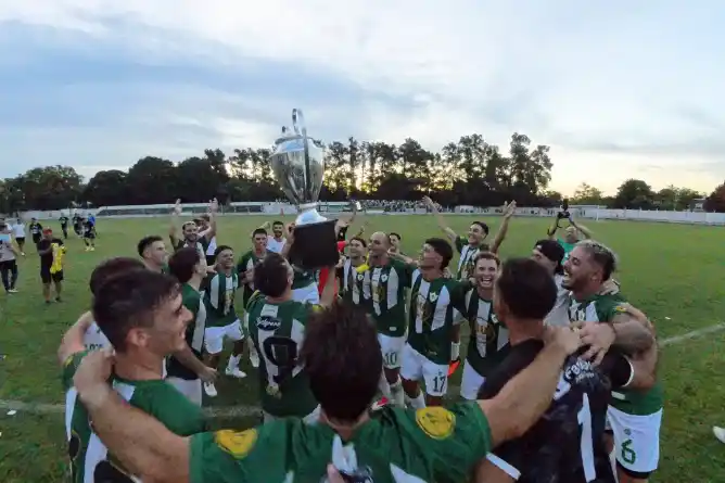 Fútbol: El Juan Silverio Oroz fue escenario de las finales femenina y masculina