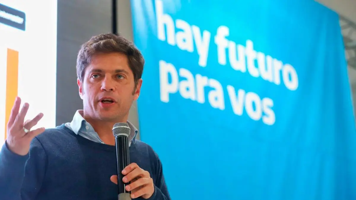 Kicillof intenta relanzar su campaña mientras hace equilibrio con el sector leal a Cristina Kirchner.