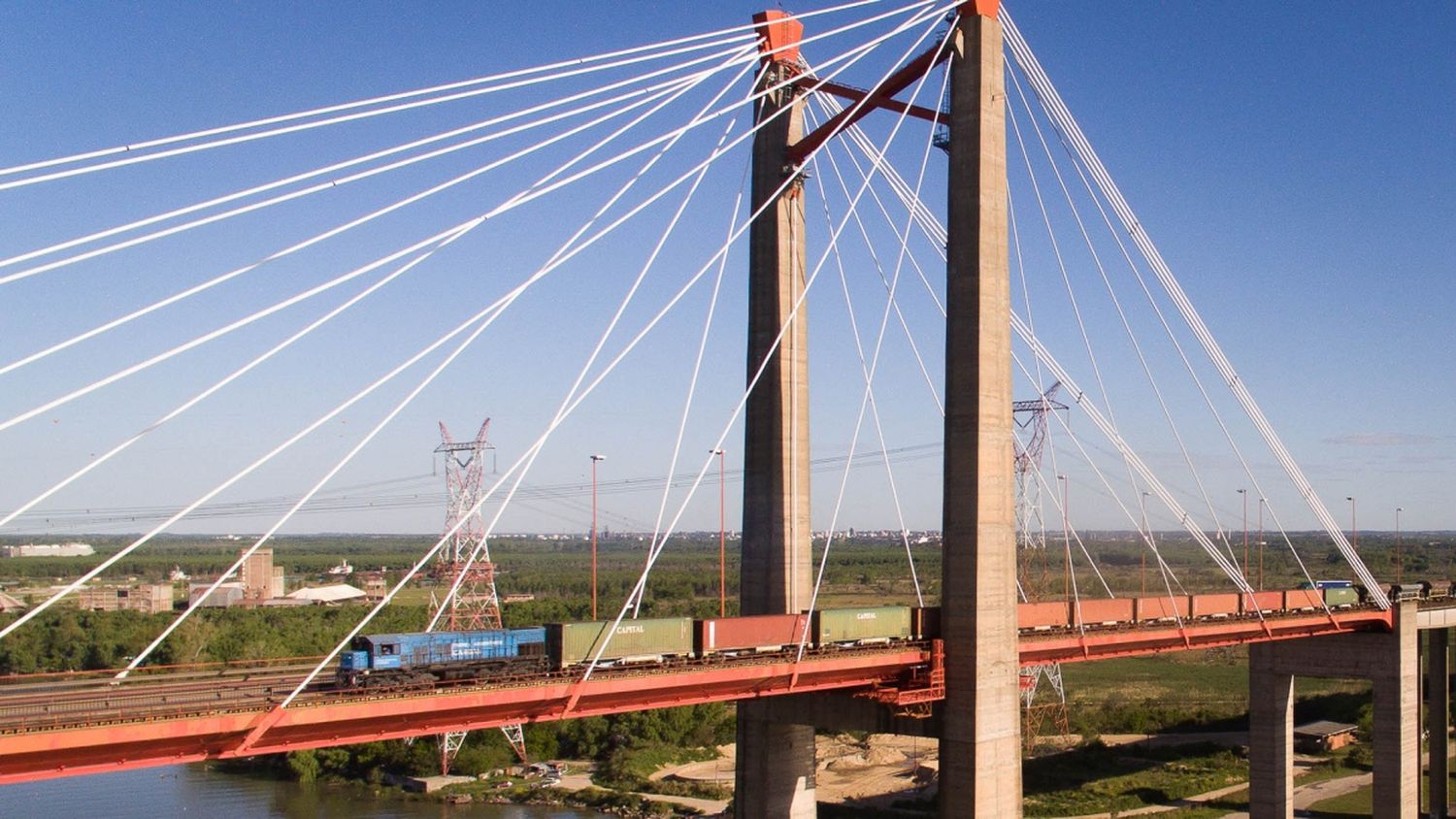 Volvió a circular un tren de cargas clave para el norte argentino