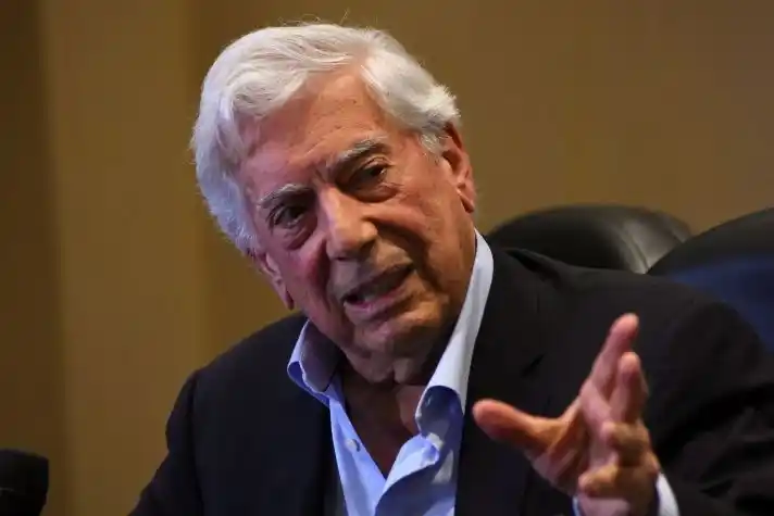 VARGAS LLOSA HABLA DE VENEZUELA, quiere que Perú no caiga en manos de la izquierda