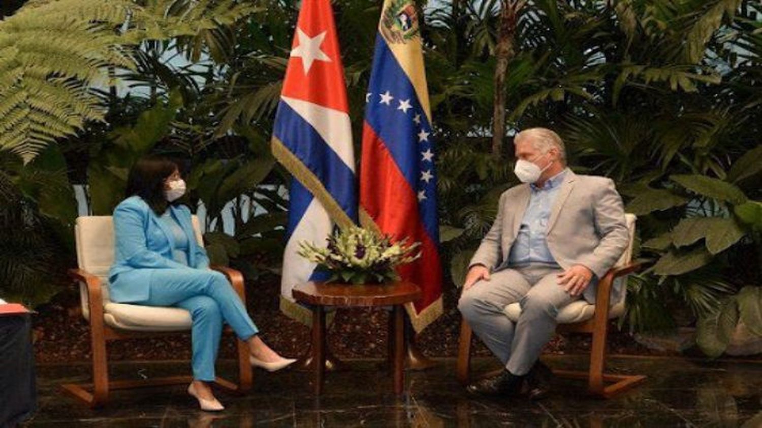 EN MEDIO DE LAS PROTESTAS Y LA REPRESIÓN: la que tomó el avión presidencial y llegó a Cuba es Delcy Rodríguez