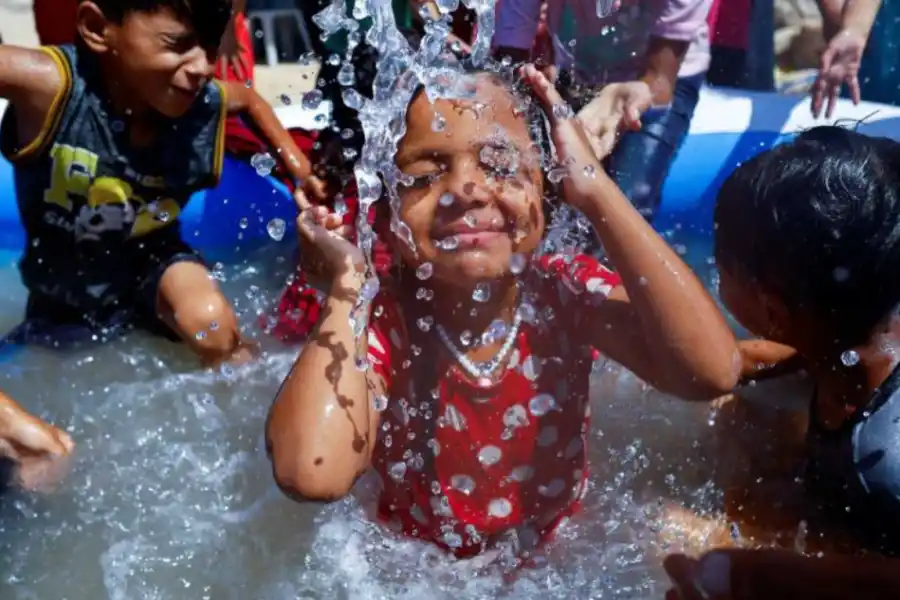 Hemisferio norte: la ola de calor llegó con advertencias de salud