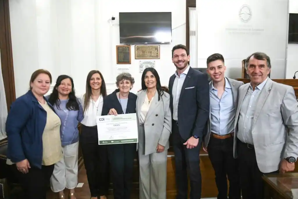 Crespo fue distinguido en el Senado entrerriano por su proyecto de modernización legislativa