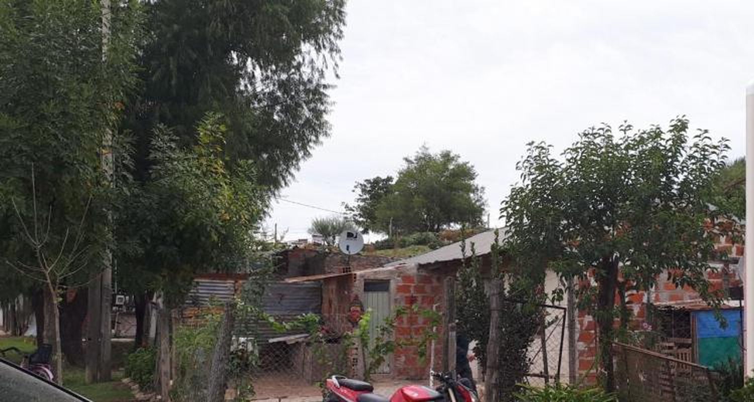 Hallaron muerta, envuelta en una frazada a una mujer, siguen la pista de un femicida