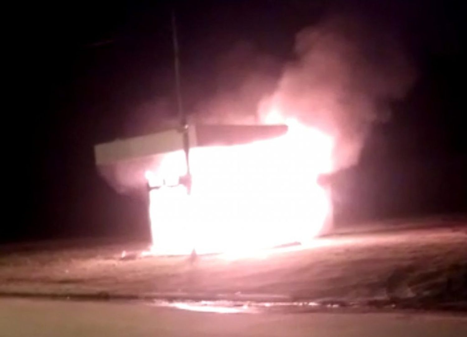 Un incendio consumió el destacamento policial de La Movediza