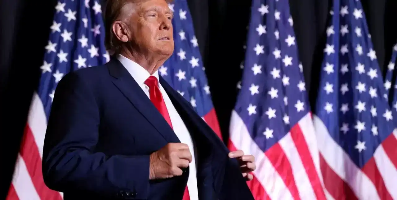 Trump se enfrenta a nuevos cargos por quedarse con documentos oficiales y obstruir a la justicia