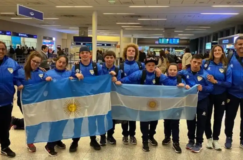 Dos marplatenses en el mundial de natación para jóvenes con síndrome de down