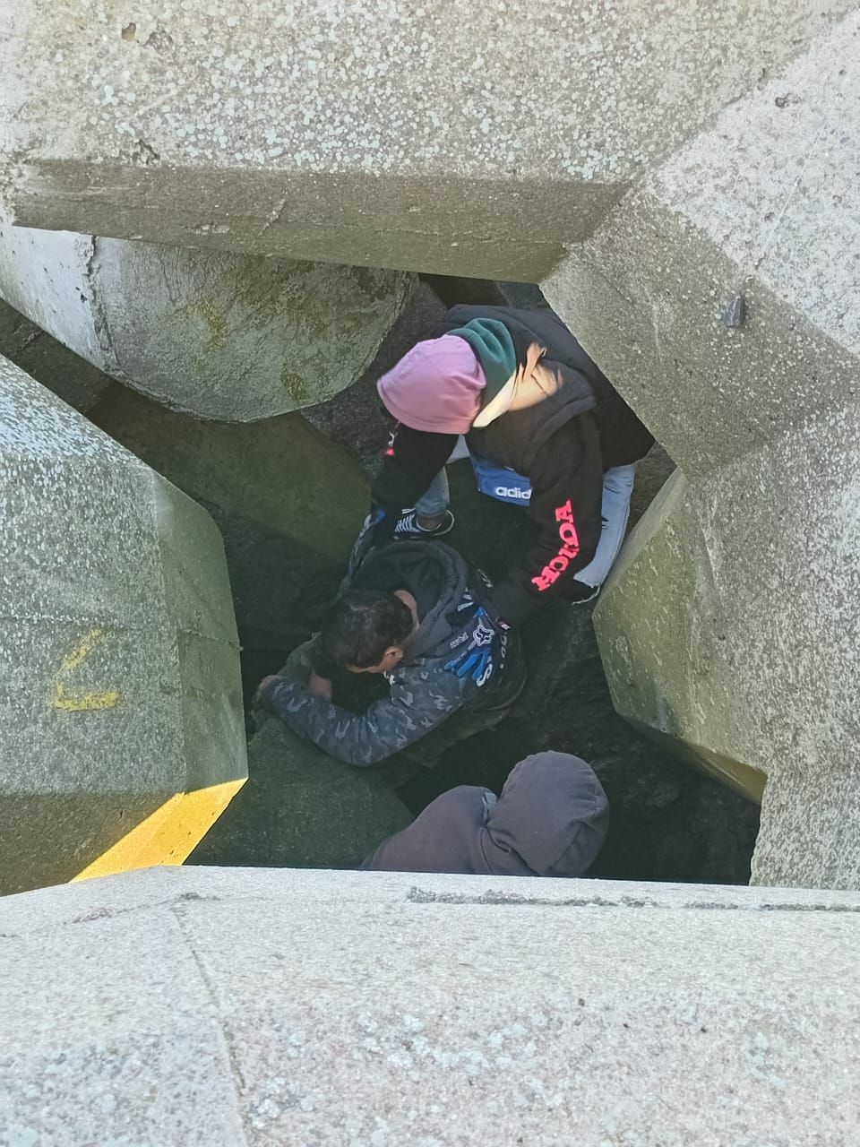 El hombre al ser rescatado