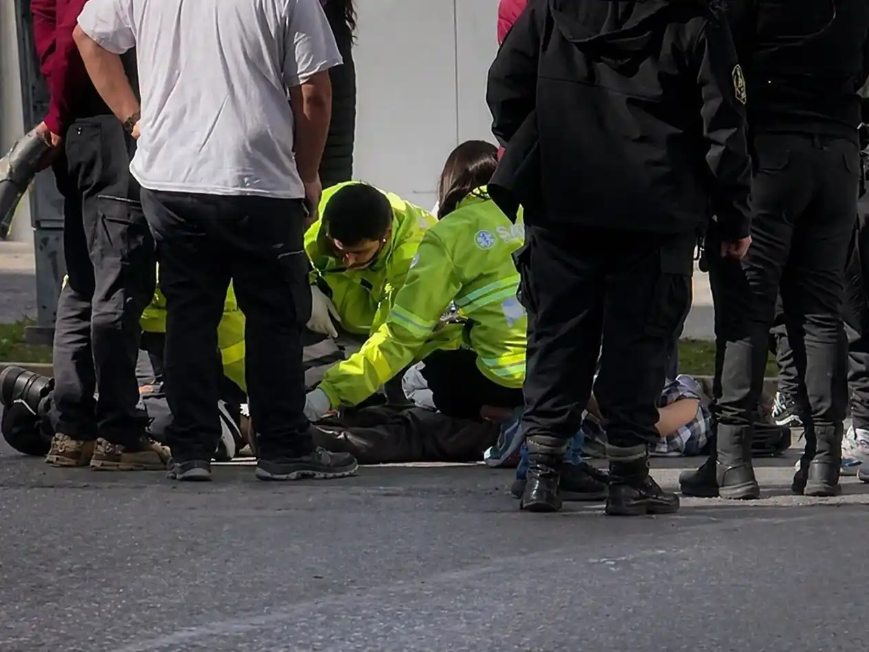 Personal del Same asistió a la víctima en el lugar y luego la trasladó al Higa con heridas en las extremidades.