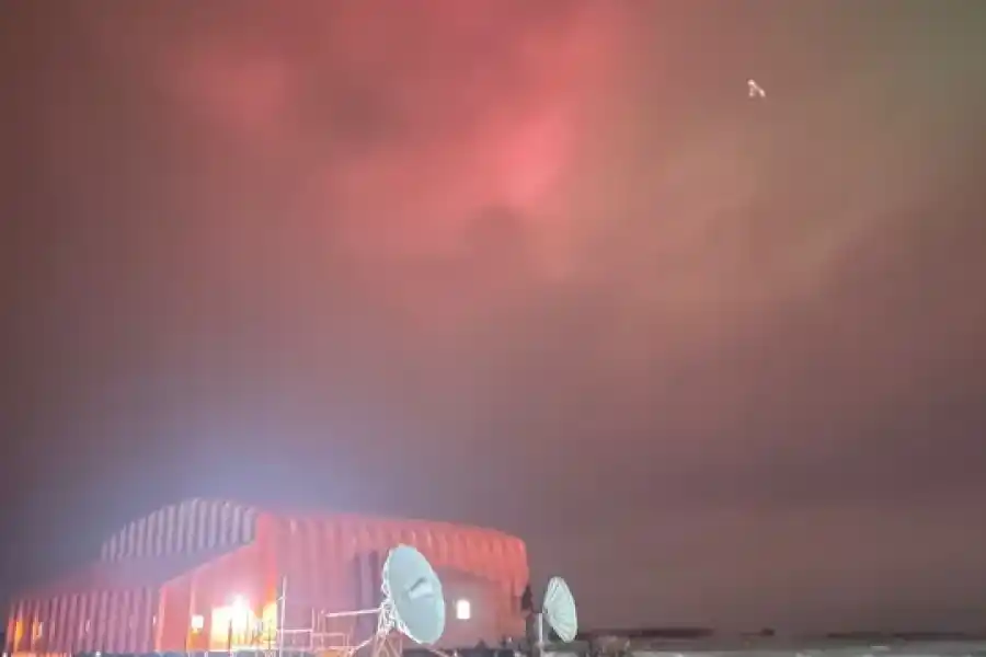 El aurora boreal que se registró en la Base Marambio.