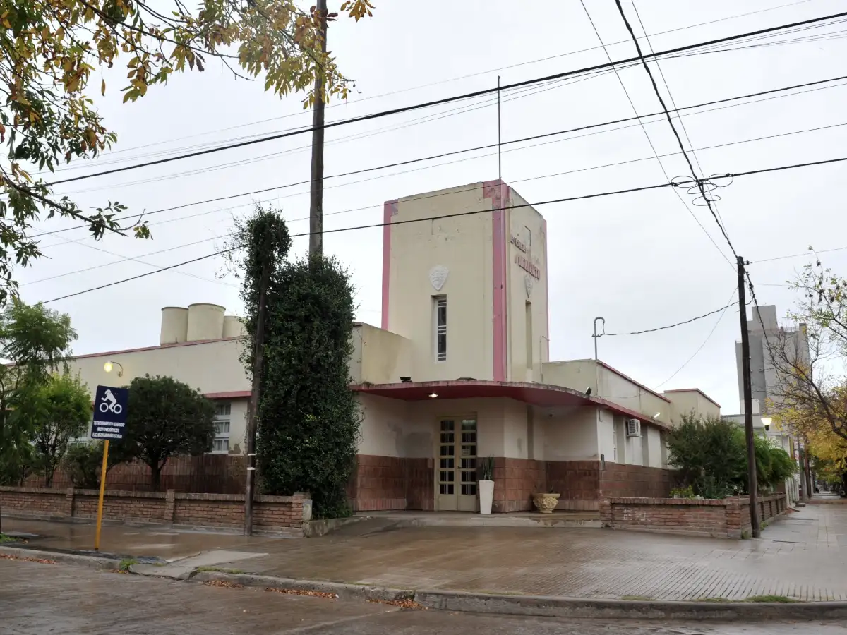 A un siglo de las escuelas Sarmiento y Roca: “Los  primeros pasos no se olvidan más”