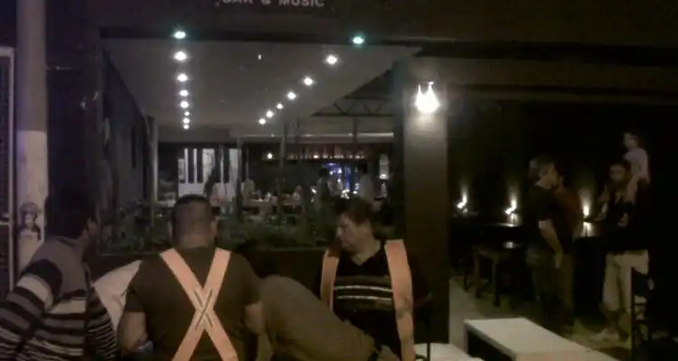 Clausura y aprehensión en distintos locales bailes durante la madrugada