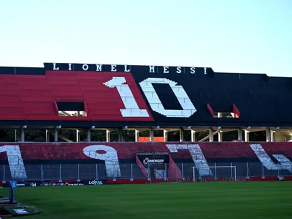 Newell’s inaugura parte de la tribuna “Lionel Andrés Messi” en un duelo clave ante Banfield