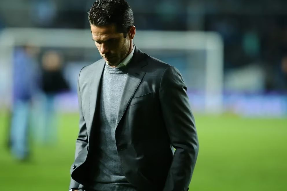 Fernando Gago renunció como técnico de Racing después de perder el clásico