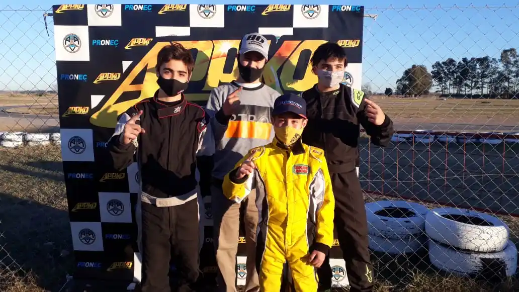 Algunos de los poleman en Olavarría.