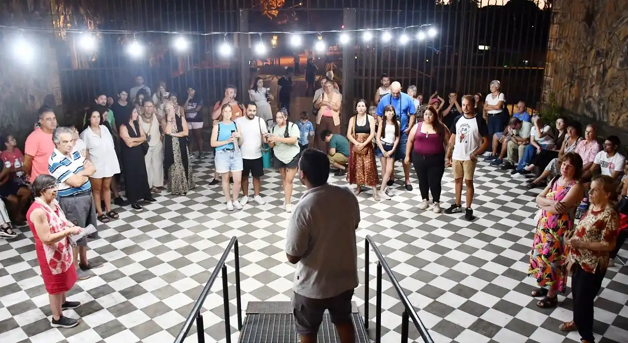 Arte y literatura en el parque San Carlos