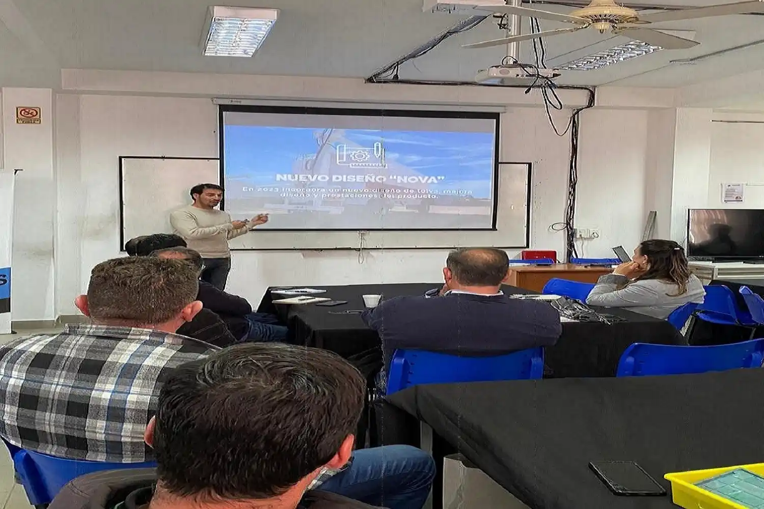 Un grupo de 14 proveedores  presentaron sus propuestas a frigoríficos de la provincia