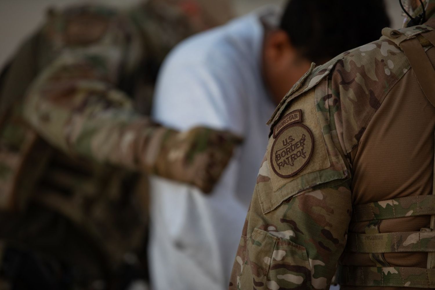 Las deportaciones «LASTIMAN LA DIGNIDAD» de los migrantes: el papa Francisco a Trump