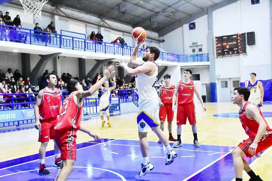 Sarmiento se quedó con
el clásico ante Estudiantes