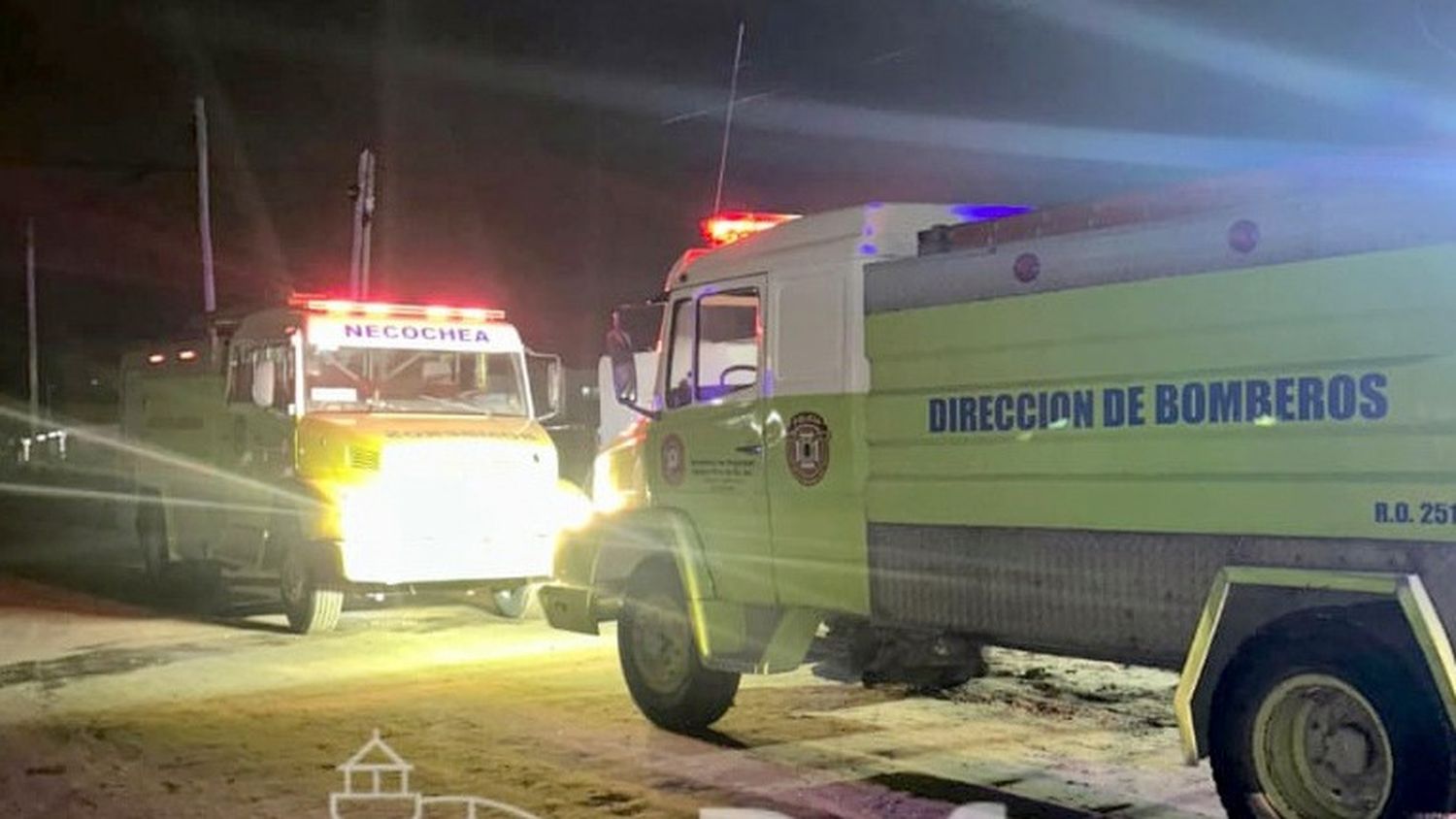 Rápida intervención. De Bomberos y Defensa Civil en Quequén