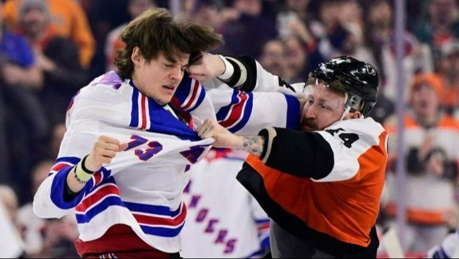 NHL: Así fue la brutal pelea entre jugadores de New York Rangers y Philapdelphia Flyers