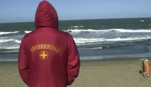 Guardavidas de Pinamar denunciaron que el Municipio ofreció paritarias del 0%