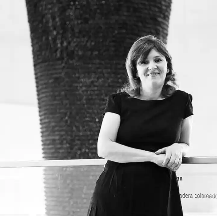 La Directora de Cultura local estudió Ciencias de la Comunicación en la Universidad de Buenos Aires, carrera que le abrió las puertas a la gestión cultural.