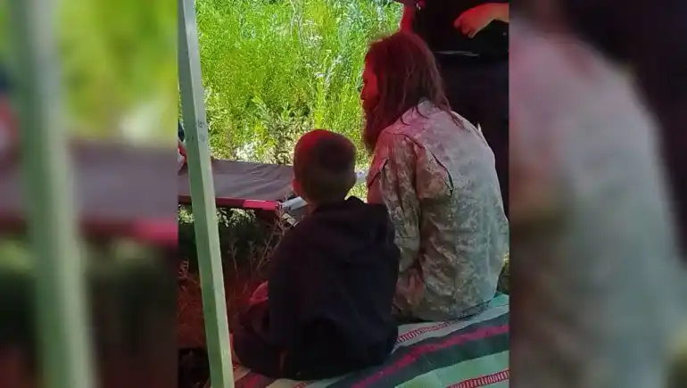 Encontraron al ruso que se cree Jesús y su hijo de 8 años