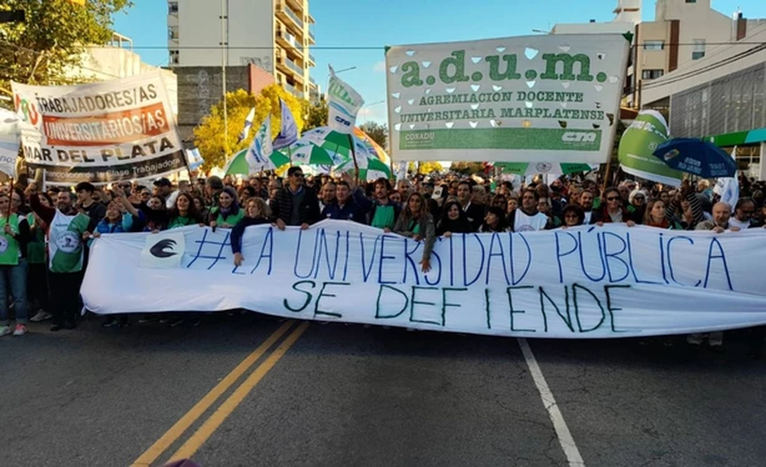 🔴 Así fue el minuto a minuto: Unas 800 mil personas se movilizaron en la Marcha Universitaria, según la organización