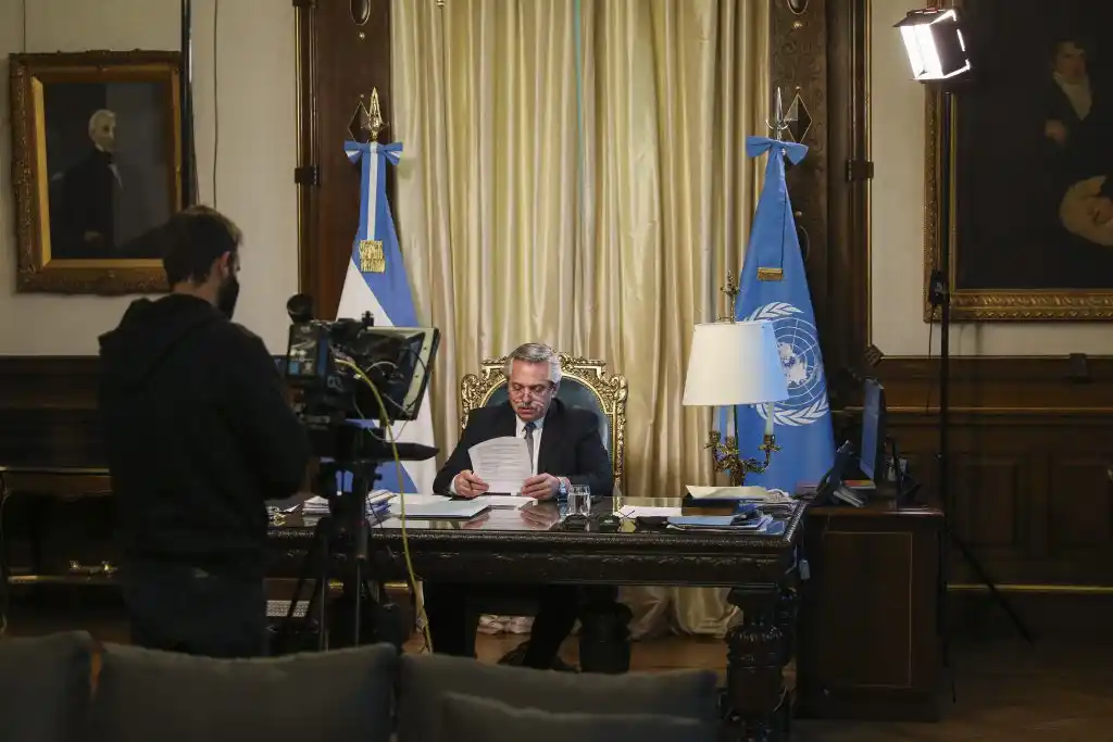 Fernández aseguró que en 2021 la economía va a crecer fuerte y llamó a confiar en el peso