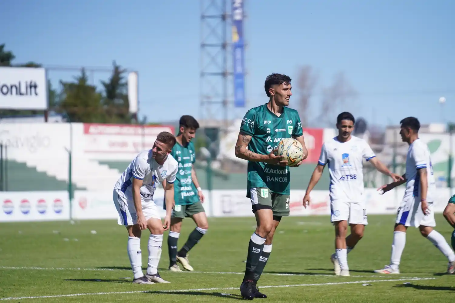 Enzo Avaro será el conductor del equipo de Maza.