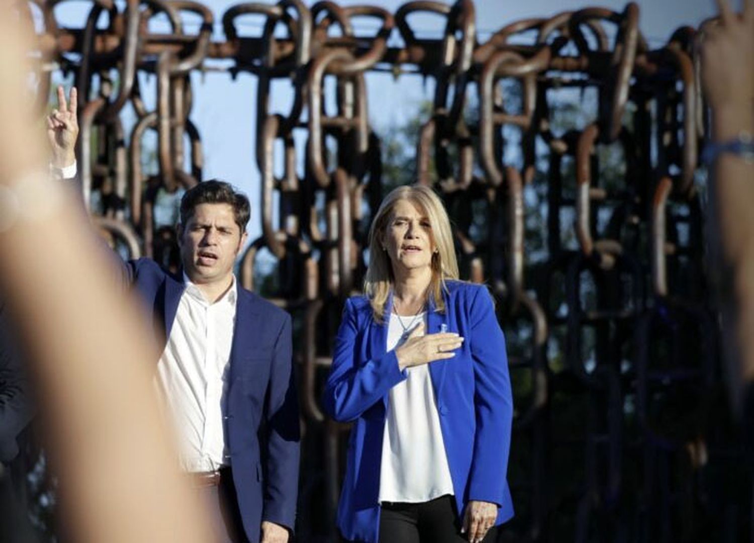 Axel Kicillof junto a Verónica Magario.