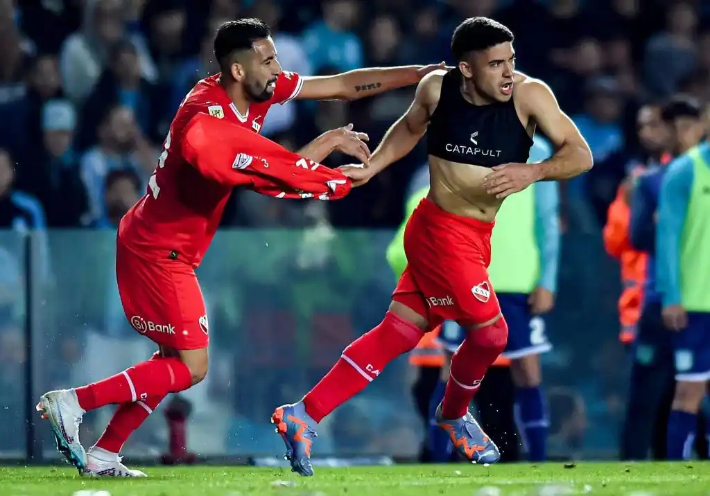 Independiente ganó el clásico en el Cilindro y Gago se fue de Racing