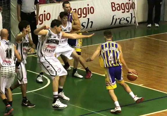 Liga Provincial: Racing no puede ganar de local