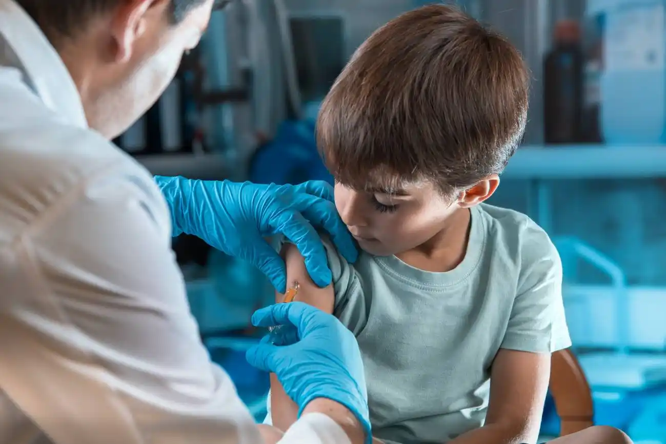  Pfizer informó que su vacuna es segura y genera anticuerpos en niños