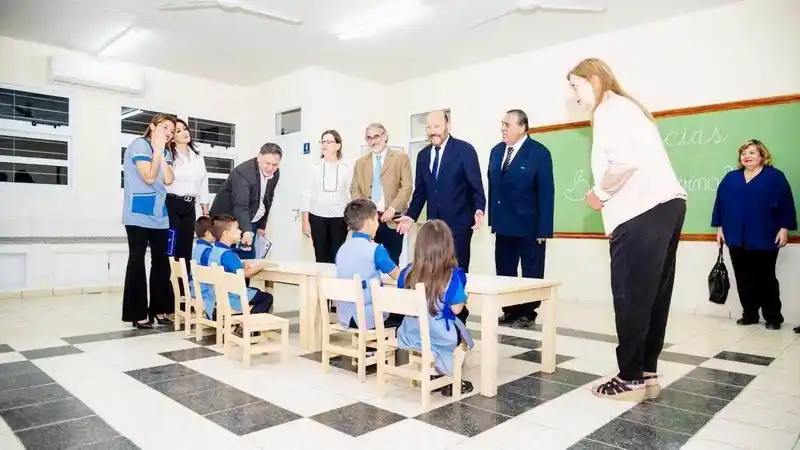 Insfrán inauguró dos edificios
escolares en Buena Vista