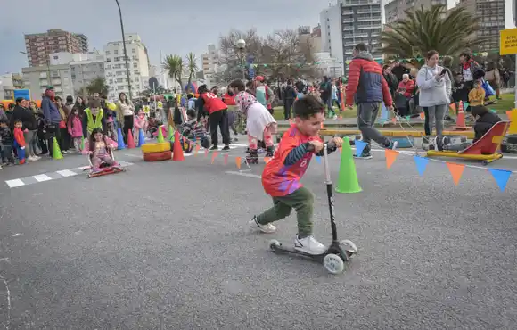 Múltiples actividades en Plaza España por la celebración del Día del Niño