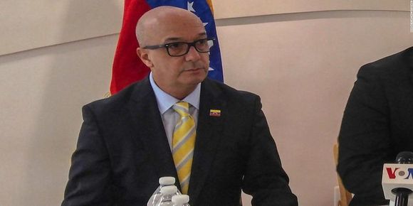 Simonovis sobre Alex Saab: por donde lo vean está vinculado al crímen