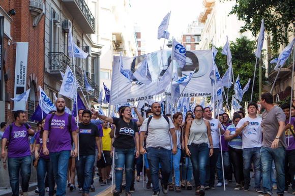 Los gremios docentes bonaerenses adhieren a la protesta universitaria