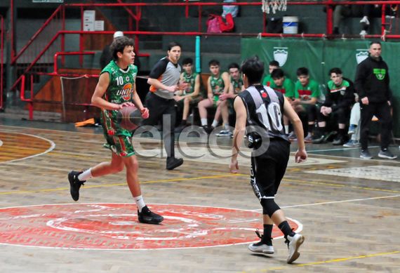 Unión aplastó a Newbery y se consagró en su casa