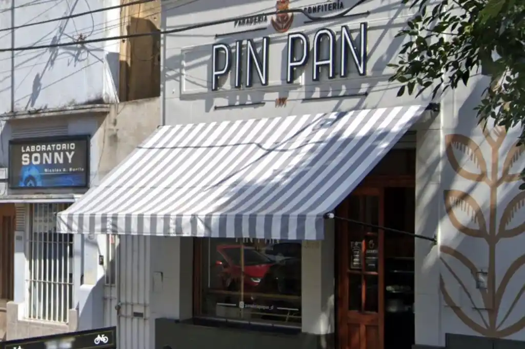 La joven había ingresado a su lugar de trabajo y estacionado su moto en un garaje cercano.