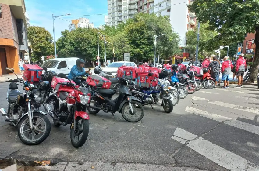 Repartidores se manifestaron por el caso de la repartidora baleada: “Estamos muy complicados”