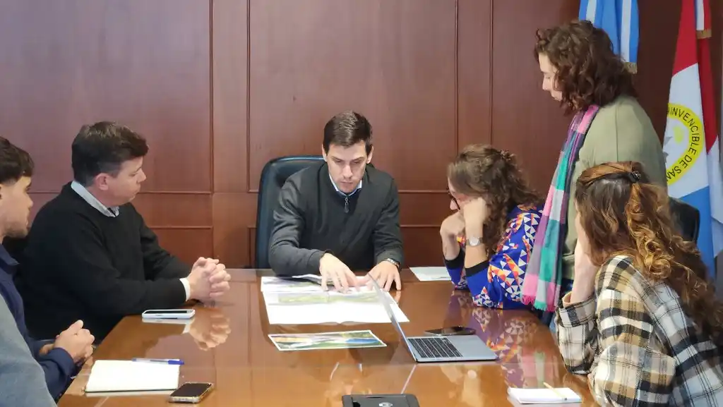 Reunión de trabajo de Viotti con autoridades provinciales