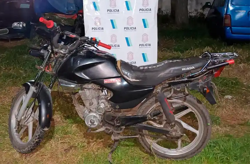 Lo atrapan con una moto robada en el 2021