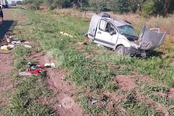 Fuerte accidente en la Ruta Nacional 11 terminó con dos personas heridas