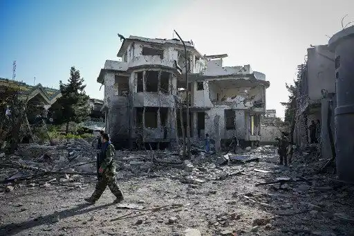 ¿De qué huyen? Europa teme marea de refugiados afganos tras avances Talibán